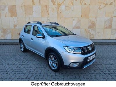 Gebraucht Dacia Sandero Prestige 90 PS (66 kW) 2017 Grau Limousine
