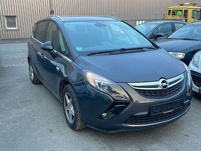 Grau Gebraucht 2015 Opel Zafira Tourer Van / Kleinbus | 4.999 € (Guter Preis)