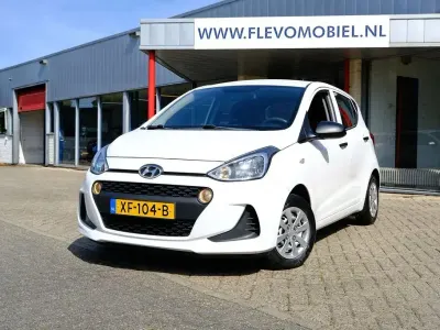 Gebraucht Hyundai i10 67 PS (49 kW) 2018 Weiß Kleinwagen