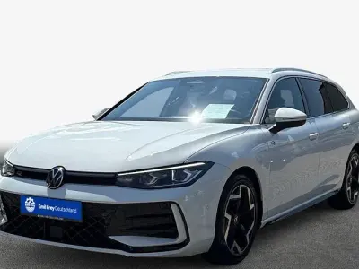 Gebraucht VW Passat R-line 150 PS (110 kW) 2025 Weiß Kombi
