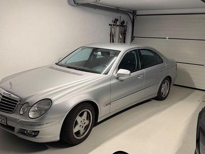 Usata Mercedes E320 Avantgarde 224 CV (164 kW) 2006 Argento Berlina