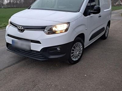 Usata Toyota Proace City City 102 CV (75 kW) 2023 Nero Monovolume