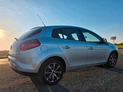 Second-hand Fiat Bravo Dynamic 120 CP (88 kW) 2009 Argintiu Hatchback