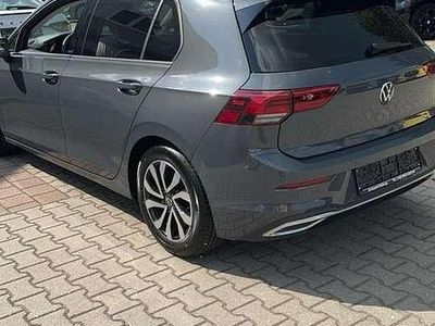 Gebraucht VW Golf VIII Active 116 PS (85 kW) 2021 Grau Limousine