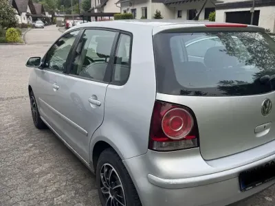 Gebraucht VW Polo 75 PS (55 kW) 2005 Silber Kleinwagen