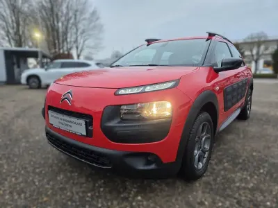 Gebraucht Citroën C4 Feel 82 PS (60 kW) 2017 Rot Limousine