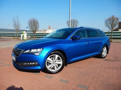 Second-hand Skoda Superb Premium Edition 200 CP (147 kW) 2022 Albastru Break