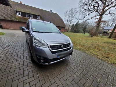 Gebraucht Peugeot Partner Tepee Allure 120 PS (88 kW) 2017 Grau Van / Kleinbus