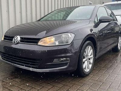 Gebraucht VW Golf VII LOUNGE 125 PS (91 kW) 2015 Kryptongrau metallic Kleinwagen