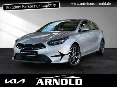 Gebraucht Kia Ceed Spirit 140 PS (102 kW) 2025 Sparklingsilber Kleinwagen