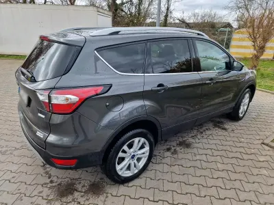 Gebraucht Ford Kuga 150 PS (110 kW) 2017 Grau SUV