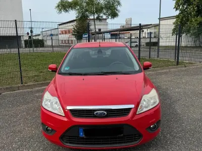 Gebraucht Ford Focus 80 PS (58 kW) 2008 Rot Limousine