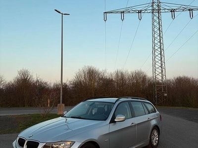 Gebraucht BMW 318 143 PS (105 kW) 2009 Silber Kombi