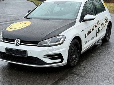 Gebraucht VW Golf VII Highline 150 PS (110 kW) 2019 Weiß Limousine