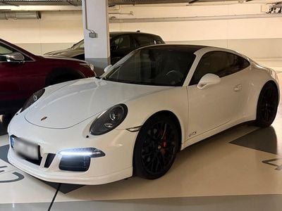 Porsche 911 Carrera 4 GTS