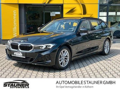 Black sapphire metallic Gebraucht 2024 BMW 318 Shadowline Kombi | 31.580 € (Fairer Preis)