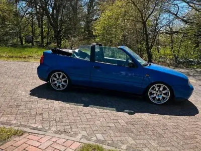 Occasion VW Golf 220 ch (161 kW) 2000 Bleue Cabriolet