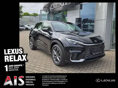 Nouă Lexus LBX 136 CP (100 kW) 2026 Negru SUV