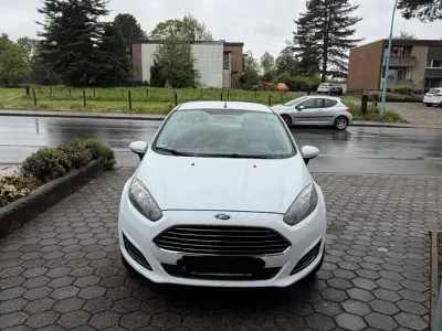 Usata Ford Fiesta 81 CV (59 kW) 2014 Bianco Utilitaria