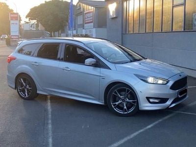 Silber Gebraucht 2018 Ford Focus ST-Line Kombi | 9.700 € (Fairer Preis)