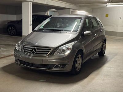 Mercedes B180