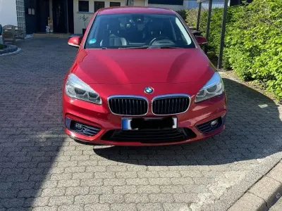Gebraucht BMW 220 Gran Tourer Sport Line 190 PS (139 kW) 2015 Rot Van / Kleinbus
