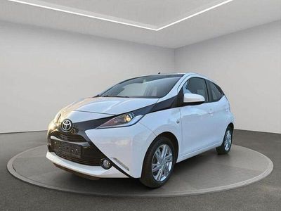Weiss Gebraucht 2015 Toyota Aygo Kleinwagen | 8.480 € (Fairer Preis)