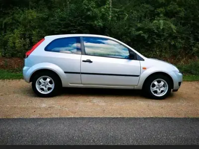 Gebraucht Ford Fiesta 69 PS (50 kW) 2004 Silber Kleinwagen