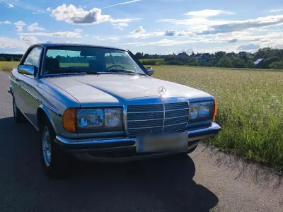 Gebraucht Mercedes 230 136 PS (100 kW) 1984 Silber Coupé