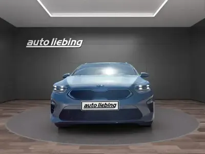 Gebraucht Kia Ceed Sportswagon 136 PS (100 kW) 2019 Sirius silver Kombi