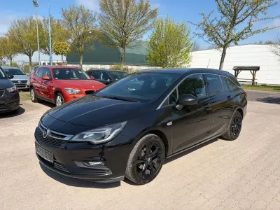 Usado Opel Astra Dynamic 110 HP (80 kW) 2016 Preto Carrinha