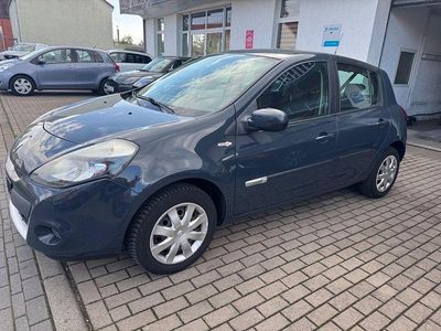 Second-hand Renault Clio III 75 CP (55 kW) 2012 Albastru Berlinǎ