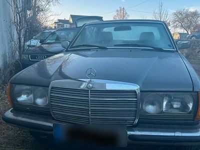 Gebraucht Mercedes 230 136 PS (100 kW) 1983 Grau Coupé