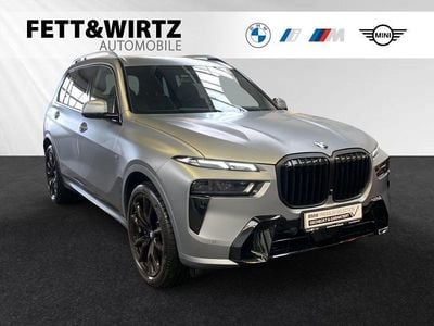 Gebraucht BMW X7 M Sport 352 PS (258 kW) 2024 Frozen pure grey metallic SUV
