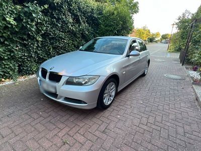 gebraucht BMW 318 i PDC , Tempomat, elektrisch AHK,sehr sauber !!!