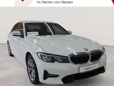 Gebraucht BMW 318 Sport Line 150 PS (110 kW) 2021 Alpinweiß Limousine