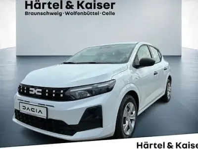 Neu Dacia Sandero Essentiel 67 PS (49 kW) 2026 Weiß Limousine