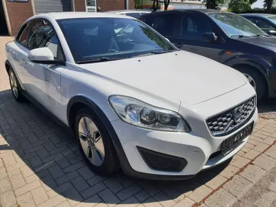 Gebraucht Volvo C30 Kinetic 114 PS (83 kW) 2011 Weiß Kleinwagen