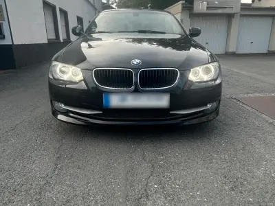 Gebraucht BMW 320 177 PS (130 kW) 2012 Schwarz Cabrio
