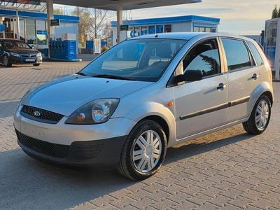 Gebraucht Ford Fiesta 60 PS (44 kW) 2006 Silber Kleinwagen