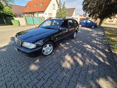 Schwarz Gebraucht 2000 Mercedes 200 Kombi | 3.150 €