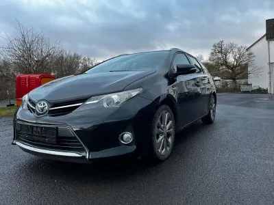 Gebraucht Toyota Auris Hybrid 99 PS (72 kW) 2015 Schwarz Limousine