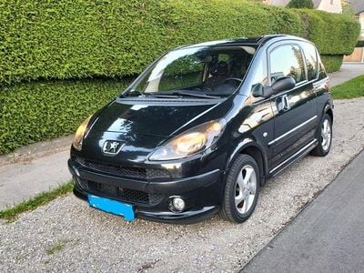 Schwarz Gebraucht 2005 Peugeot 1007 Van / Kleinbus | 3.599 € (Fairer Preis)