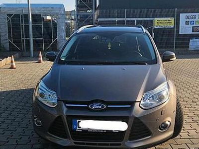 Gebraucht Ford Focus Titanium 163 PS (119 kW) 2011 Braun Kombi