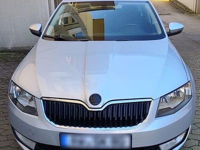 Gebraucht Skoda Octavia 110 PS (80 kW) 2014 Silber Kleinwagen