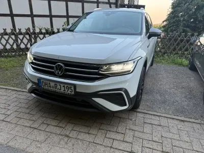 Gebraucht VW Tiguan Allspace 150 PS (110 kW) 2022 Weiß SUV