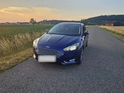 Gebraucht Ford Focus SYNC Edition 125 PS (91 kW) 2014 Blau Limousine