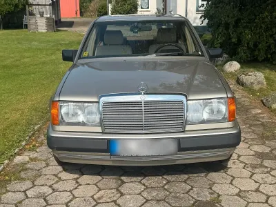 Gebraucht Mercedes 300 109 PS (80 kW) 1987 Silber Limousine