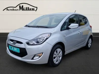 Gebraucht Hyundai ix20 Classic 90 PS (66 kW) 2014 Silber Kleinwagen