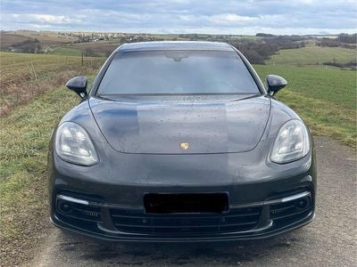 Porsche Panamera 4